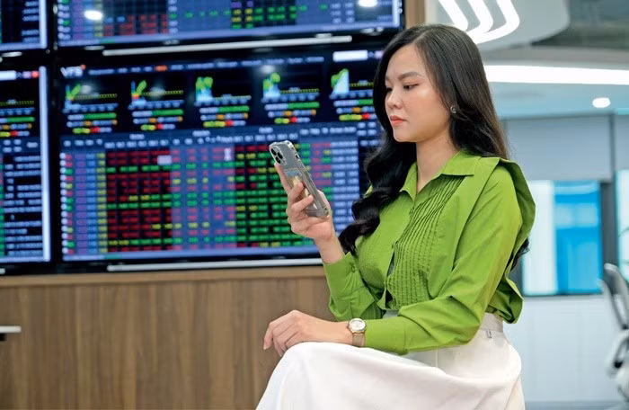 VN-Index ghi nhận mức tăng trưởng ấn tượng gần 3% trong tuần qua, chính thức thiết lập vùng đỉnh lịch sử.
